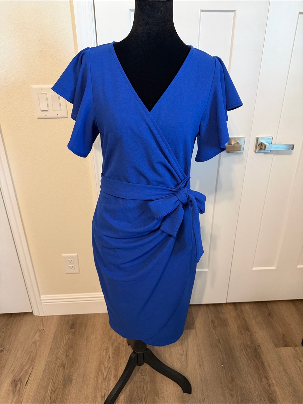 Chic Royal Blue Wrap Midi Dress with Side Tie